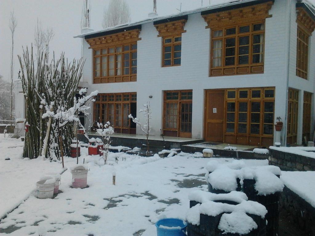 Jimmy'S Homestay Leh Eksteriør billede